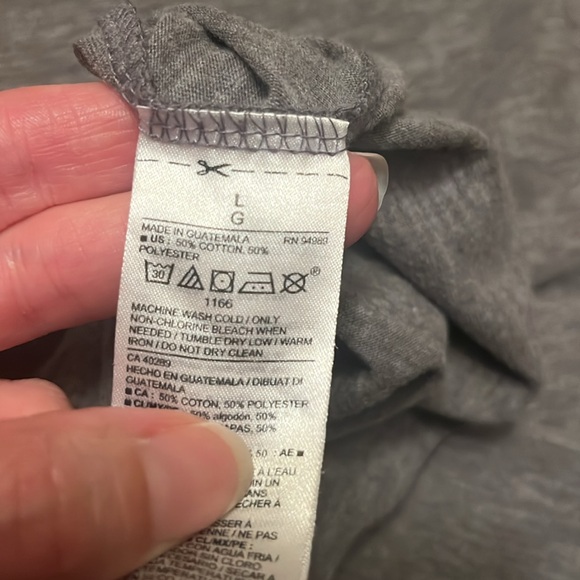 Like new genuine merchandise by fifth and Ocean, Chicago Cubs MLB T-shirt - Picture 10 of 10